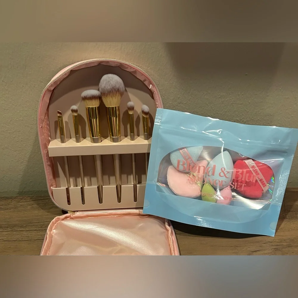 Premium Makeup Brush Set & Sponge Set Pink Case NEW💗💋